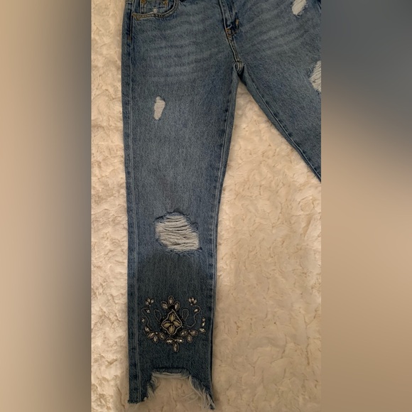 Zara Basic Z1975 Denim Jeans with Embellishments and Frayed Hem • Size 4 - Picture 4 of 14
